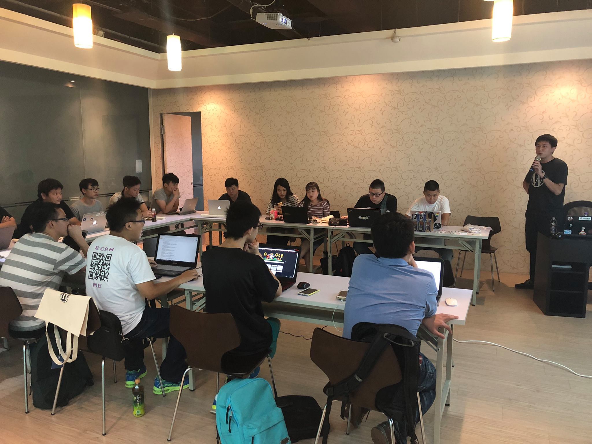 [WordPress] 9/27 台北聚會 @ Gandi
這次聚會特別邀（凹）請哈維大大來講解域名移轉流程，這塊如果不是這個機會，還真不知道哪裡可以聽到這麼專業與詳細的教學和踩雷提醒！

重點筆記如下：

1. 移轉行為是指轉換註冊商，同註冊商的情境叫做「移轉所有權人」
2. FOA - 為驗證移轉時的確認機制，一般採信件發送，像 PCHome 或是其他國內的要紙本才願意作業的就是屬於食古不化、刁難類型（我說的）
3. 域名移轉前要注意兩大事項：一、關閉隱私權保護，確保收得到確認信。二、如使用註冊商提供的名稱伺服器（Name Server），要先行移轉到別家代管，避免在移轉當下就被砍了，導致紀錄消失。

以上～ 至於我的部分除了手把手帶著申請使用 FB2WP 外掛還有一些其他 Facebook 與 WordPress 整合的還沒提完，下次再來吧！

大家不論是新朋友還是熟面孔都很熱情，每次一聊就會忘我，感覺時間有夠短QQ

也許可以試試排一場長的或是兩個短的節目就好！

#WordPress #小聚 #聚會 #Gandi #域名移轉 #FOA #Whois #台北 #內湖 #新聞資訊
