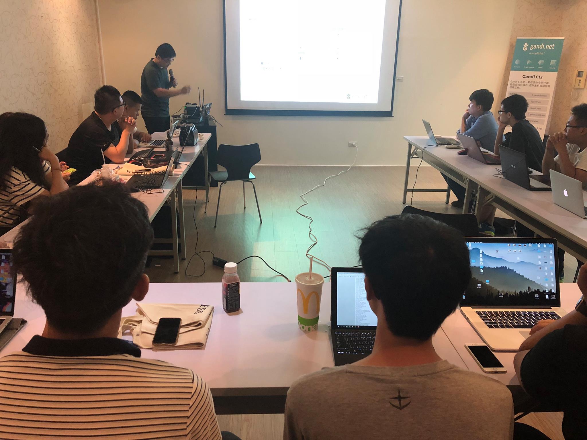 [WordPress] 9/27 台北聚會 @ Gandi
這次聚會特別邀（凹）請哈維大大來講解域名移轉流程，這塊如果不是這個機會，還真不知道哪裡可以聽到這麼專業與詳細的教學和踩雷提醒！

重點筆記如下：

1. 移轉行為是指轉換註冊商，同註冊商的情境叫做「移轉所有權人」
2. FOA - 為驗證移轉時的確認機制，一般採信件發送，像 PCHome 或是其他國內的要紙本才願意作業的就是屬於食古不化、刁難類型（我說的）
3. 域名移轉前要注意兩大事項：一、關閉隱私權保護，確保收得到確認信。二、如使用註冊商提供的名稱伺服器（Name Server），要先行移轉到別家代管，避免在移轉當下就被砍了，導致紀錄消失。

以上～ 至於我的部分除了手把手帶著申請使用 FB2WP 外掛還有一些其他 Facebook 與 WordPress 整合的還沒提完，下次再來吧！

大家不論是新朋友還是熟面孔都很熱情，每次一聊就會忘我，感覺時間有夠短QQ

也許可以試試排一場長的或是兩個短的節目就好！

#WordPress #小聚 #聚會 #Gandi #域名移轉 #FOA #Whois #台北 #內湖 #新聞資訊