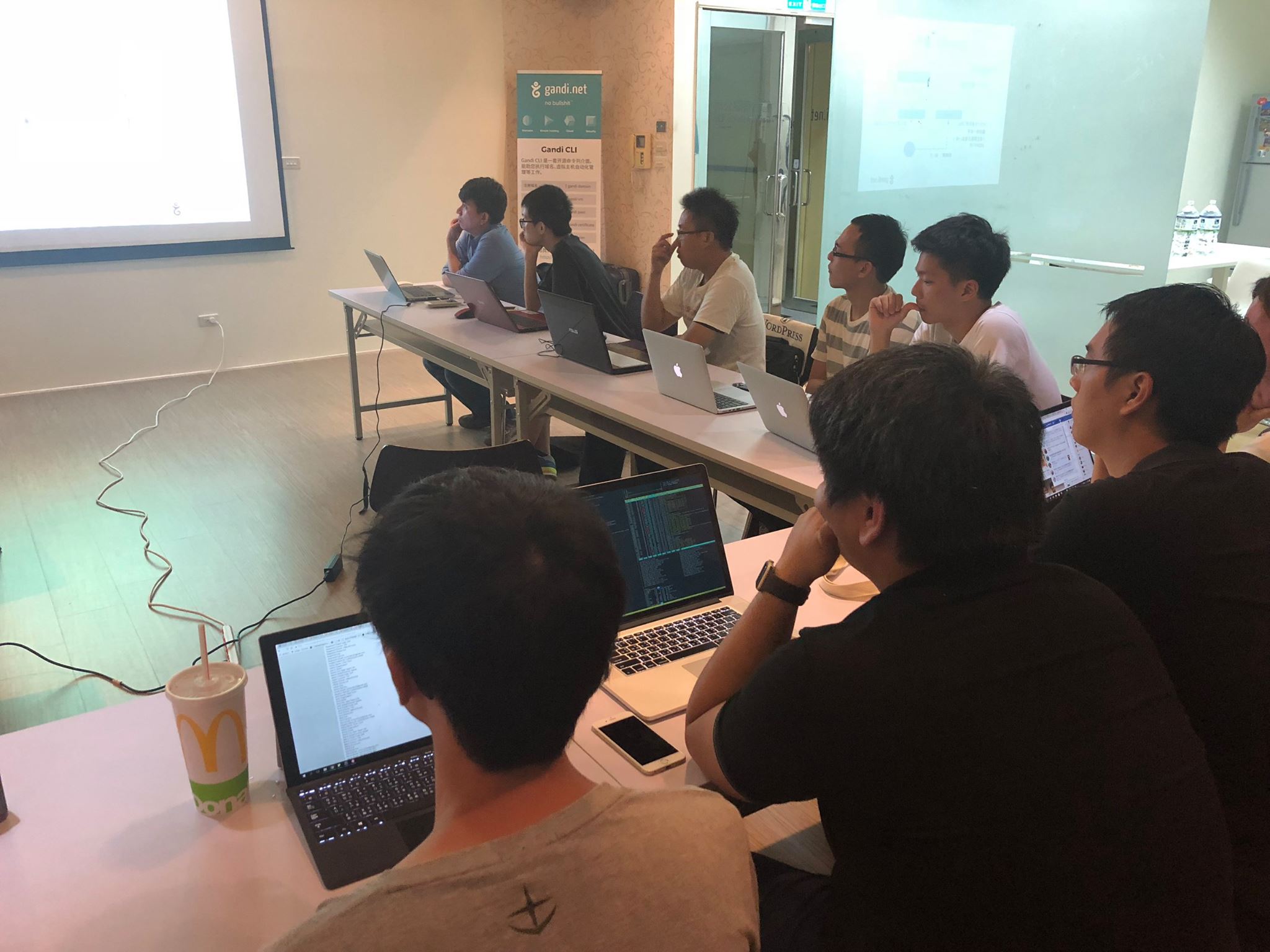 [WordPress] 9/27 台北聚會 @ Gandi
這次聚會特別邀（凹）請哈維大大來講解域名移轉流程，這塊如果不是這個機會，還真不知道哪裡可以聽到這麼專業與詳細的教學和踩雷提醒！

重點筆記如下：

1. 移轉行為是指轉換註冊商，同註冊商的情境叫做「移轉所有權人」
2. FOA - 為驗證移轉時的確認機制，一般採信件發送，像 PCHome 或是其他國內的要紙本才願意作業的就是屬於食古不化、刁難類型（我說的）
3. 域名移轉前要注意兩大事項：一、關閉隱私權保護，確保收得到確認信。二、如使用註冊商提供的名稱伺服器（Name Server），要先行移轉到別家代管，避免在移轉當下就被砍了，導致紀錄消失。

以上～ 至於我的部分除了手把手帶著申請使用 FB2WP 外掛還有一些其他 Facebook 與 WordPress 整合的還沒提完，下次再來吧！

大家不論是新朋友還是熟面孔都很熱情，每次一聊就會忘我，感覺時間有夠短QQ

也許可以試試排一場長的或是兩個短的節目就好！

#WordPress #小聚 #聚會 #Gandi #域名移轉 #FOA #Whois #台北 #內湖 #新聞資訊